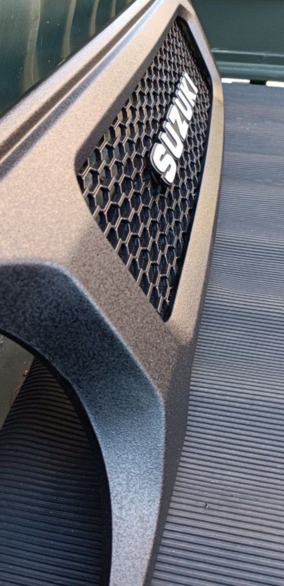 鍵穴カバー付JB64 JB74 ジムニー ジムニーシエラ フロントグリル 鍵穴カバー付JB64 JB74 ジムニー ジムニーシエラ フロントグリル