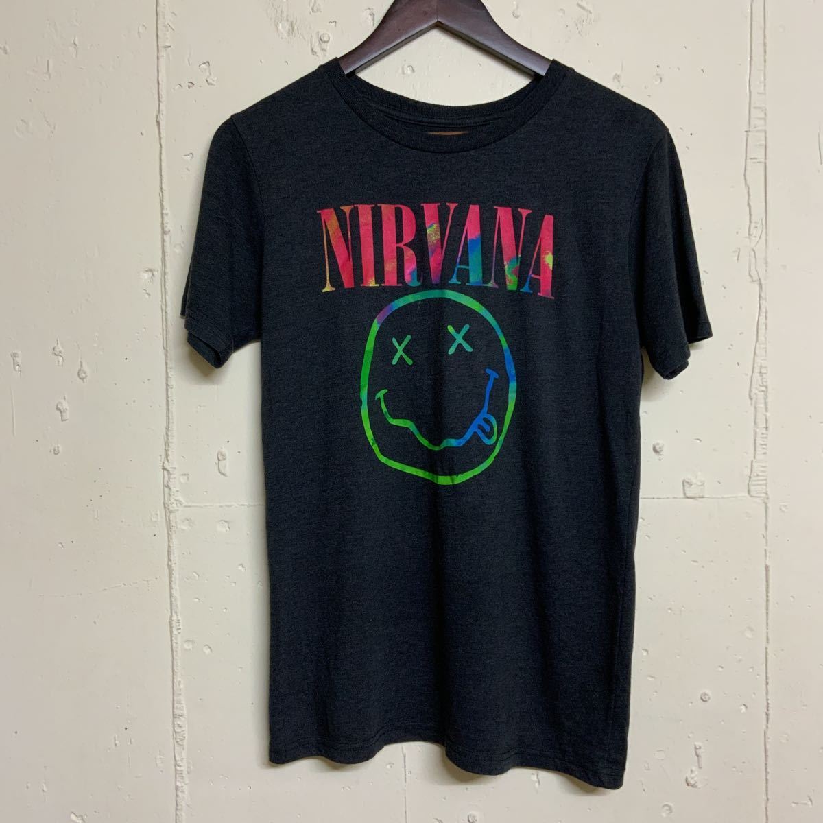 NIRVANAニルヴァーナバンドTシャツカートコバーンロックTサイズＭチャコールグレー古着