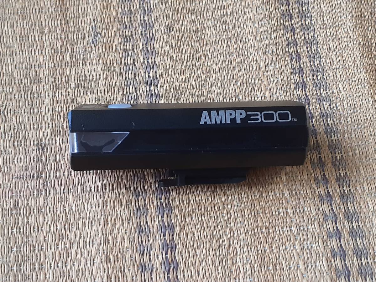 【1円スタート】【極美品】【大人気】CATEYE キャットアイ AMPP300 スポーツバイク用LEDヘッドライト クロスバイク MTB などに最適 ②_画像2