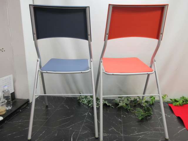 17OH4846 株式会社アクタス 折りたたみ椅子 ２脚セット ブルー・レッド 椅子 チェアの画像4