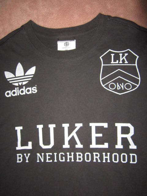 超レア！ adidas x LUKER BY NEIGHBORHOOD アディダス x ルーカー バイ ネイバーフッド コラボ デカロゴ Tシャツ 黒 M_画像2