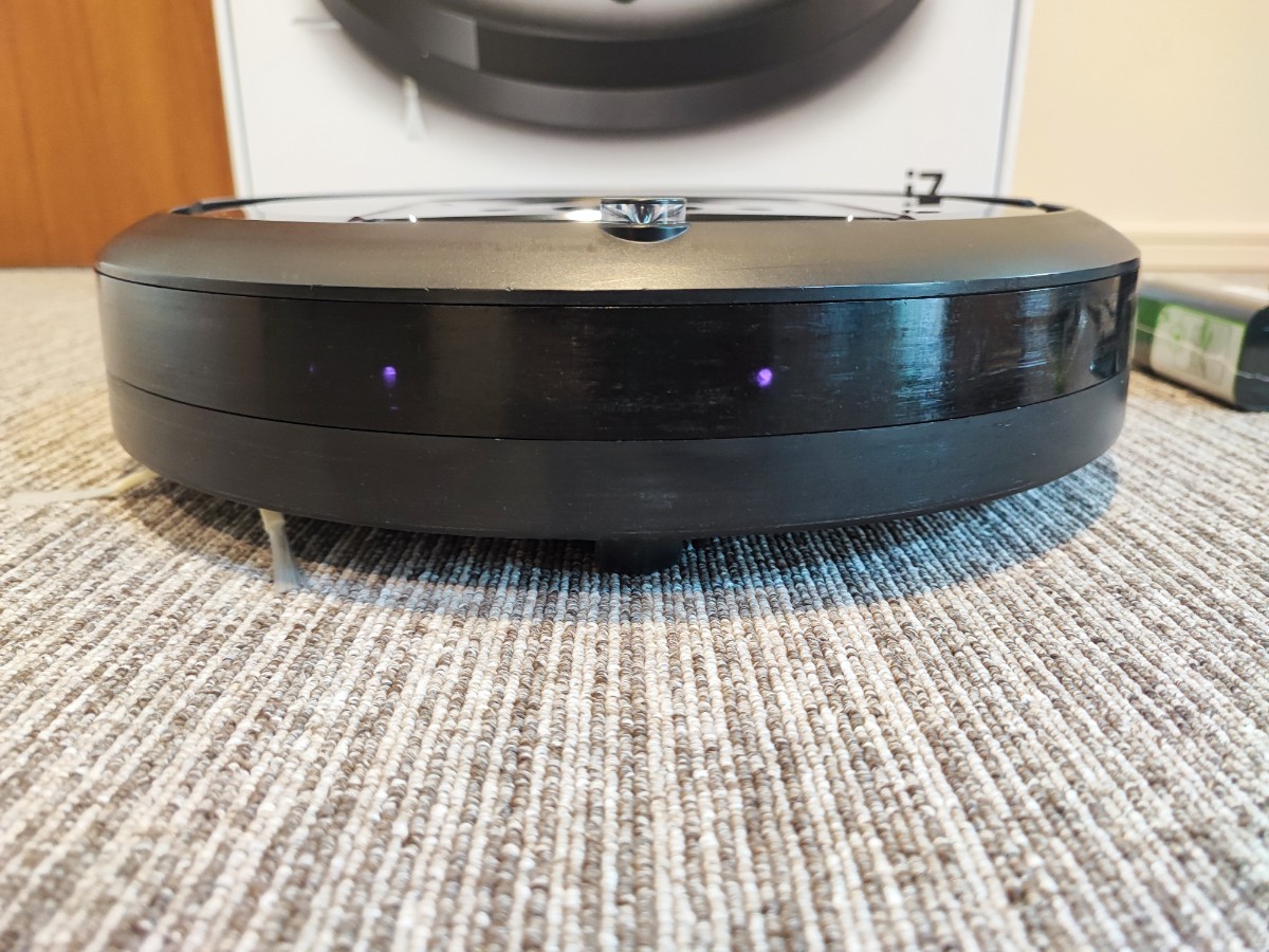 送料無料　iRobot　Roomba　アイロボット ルンバ i7 ロボット掃除機　美品　互換予備パーツ付き_画像5