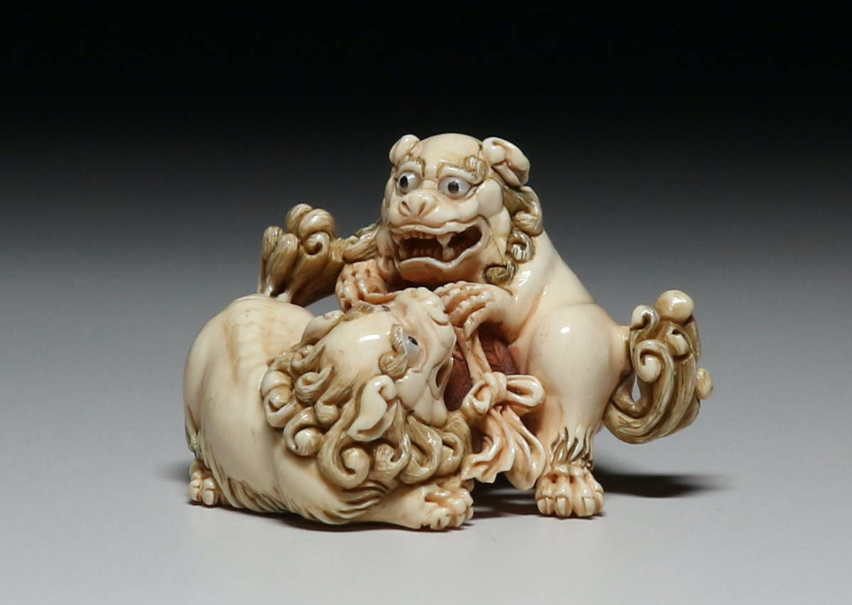 貝殻から猿』 根付 （提げ物 緒締め 帯留め Netsuke）