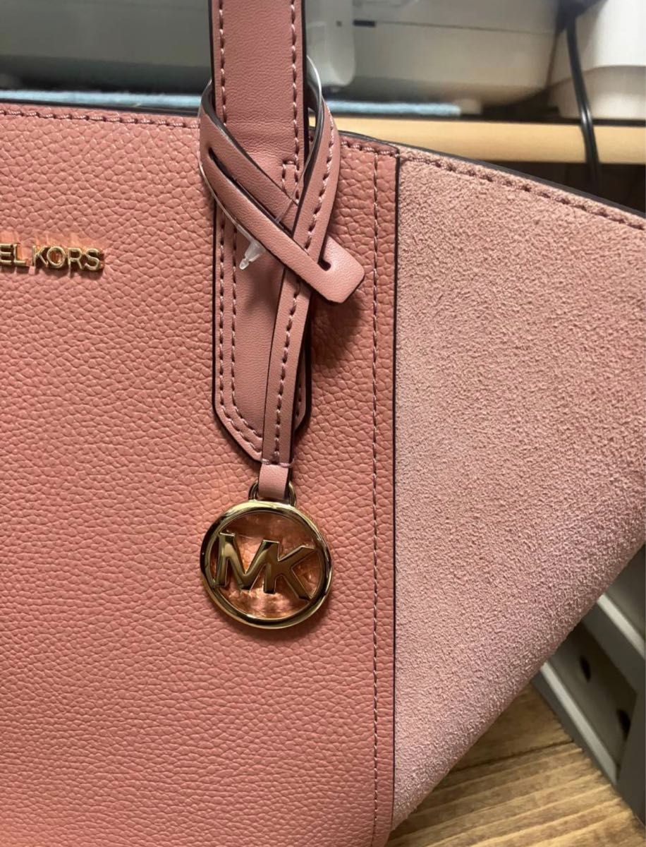 正規品　MICHAEL KORS マイケルコース　PORTIA 牛革　レザー　トート　バッグ　未使用　タグつき　新品　