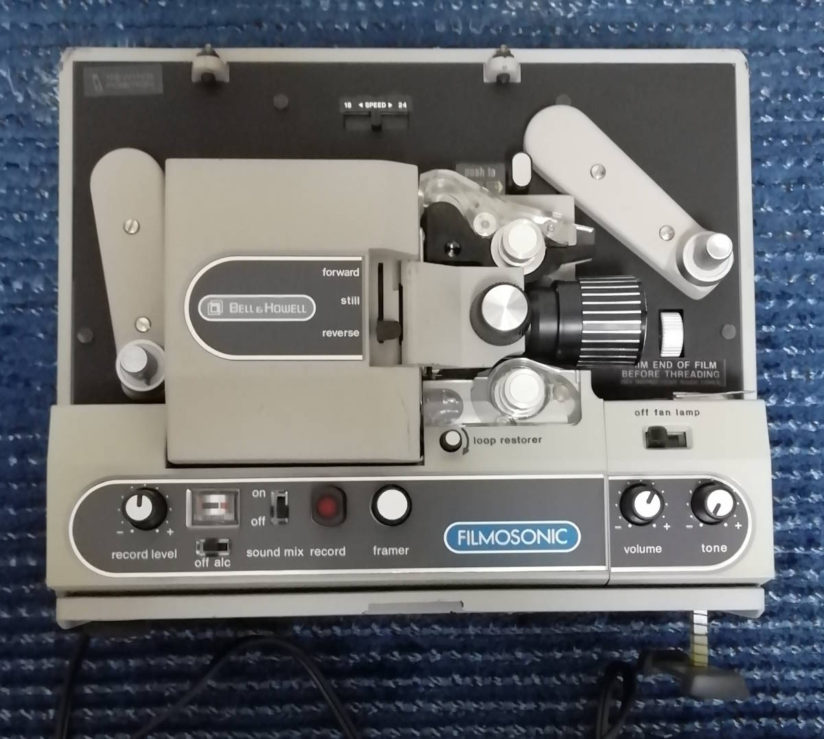 BELL&HOWELL ベル&ハウエル １７４４BZ　映写機 ジャンク品_画像2