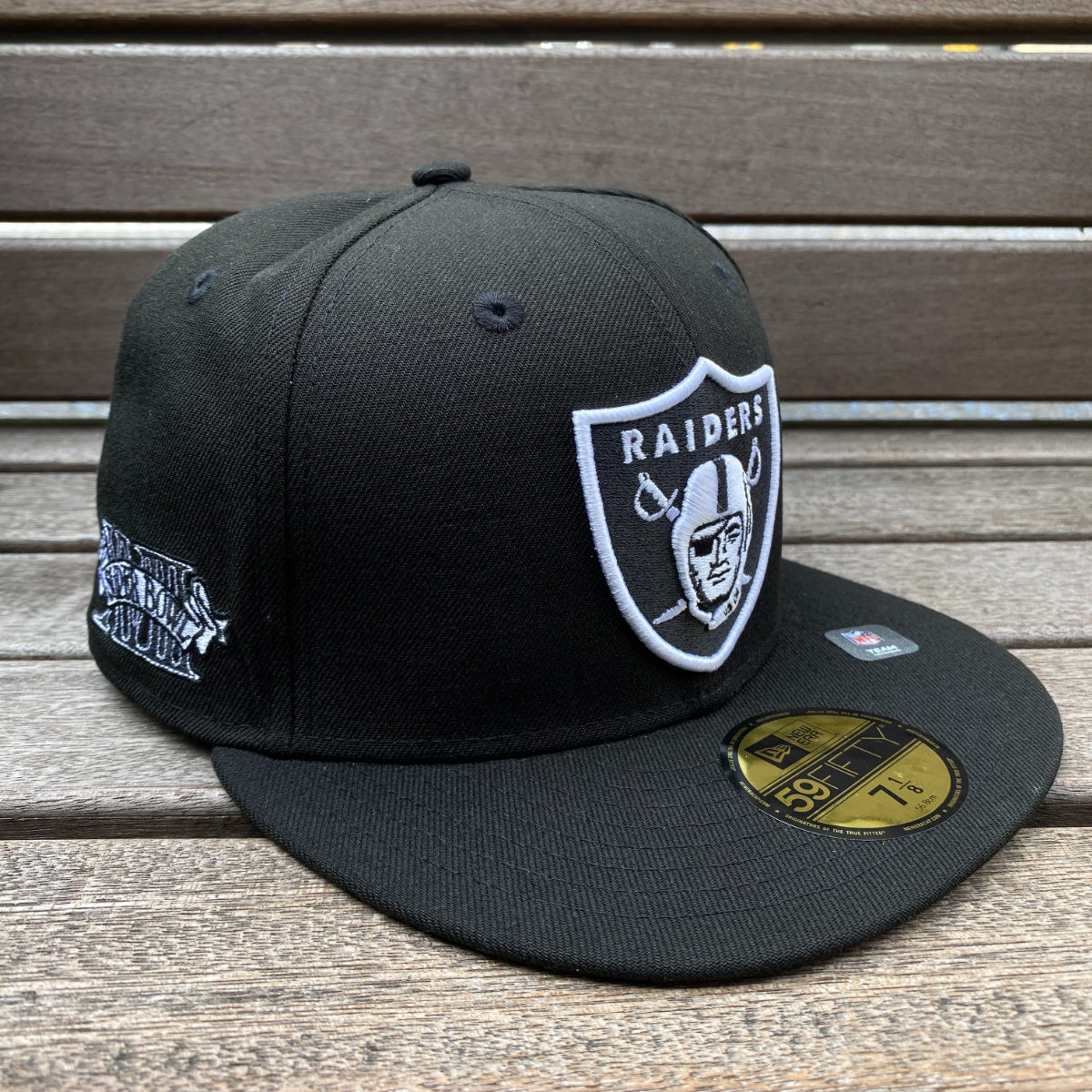 USA正規品 【7.3/8】 限定 NEWERA ニューエラ 59FIFTY キャップ NFL 第18回 スーパーボウル XVIII ラスベガス レイダース RAIDERS 白黒