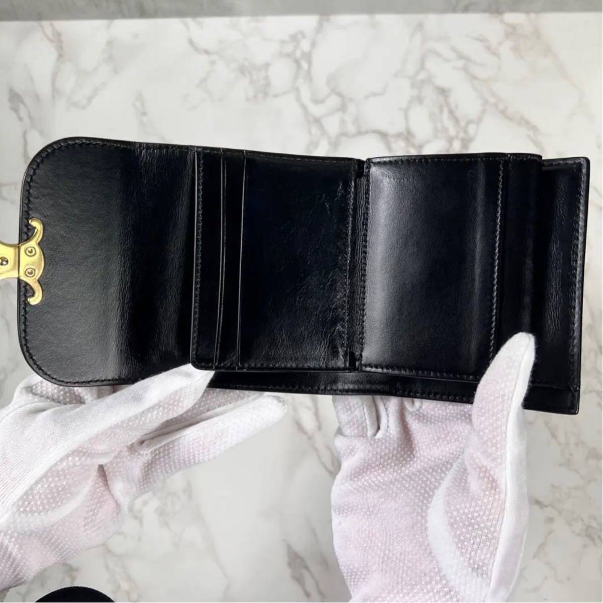 CELINE セリーヌ トリオンフ 三つ折り財布 カーフスキン 黒 ブラック
