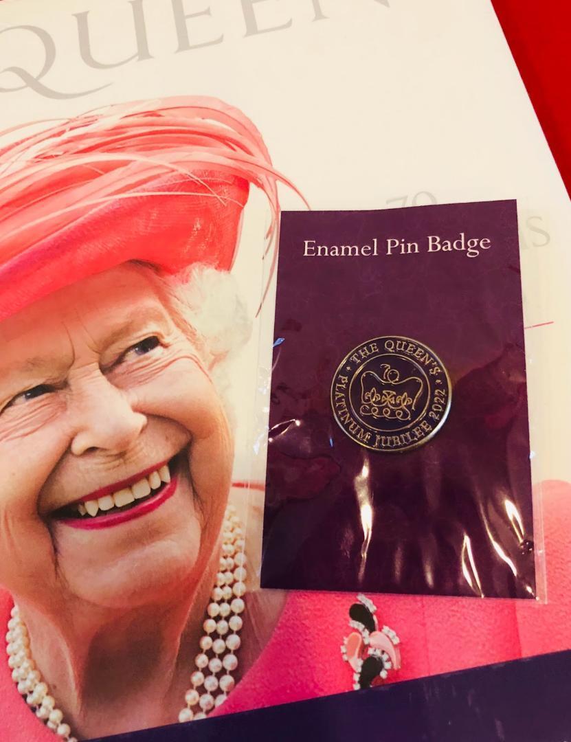 ずっと…エリザべス女王「プラチナジュビリー記念の写真集と、ロンドン