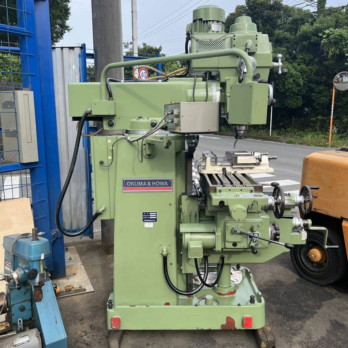 OKUMA HOWA フライス盤 汎用立フライス盤 ラムフライス 大隅豊和 OKUMA HOWA フライス盤 汎用立フライス盤 ラムフライス 大隅豊和