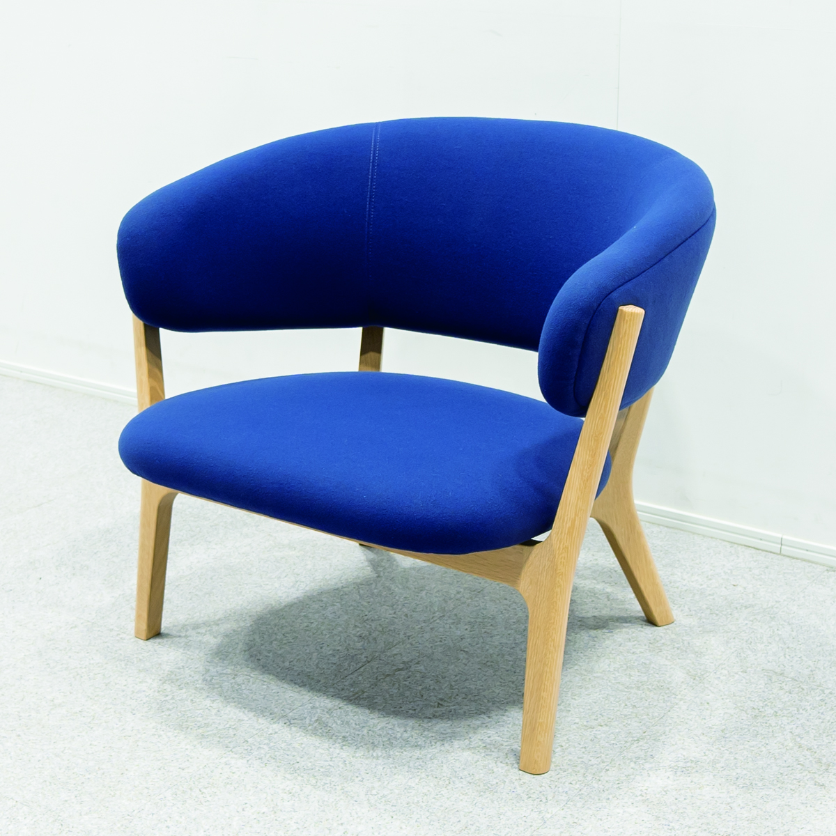 [ выставленный товар ]MARUNI Marni Roundishlaun тарелка 1 местный . диван lounge стул ткань голубой глубокий . прямой человек обычная цена 43 десять тысяч 
