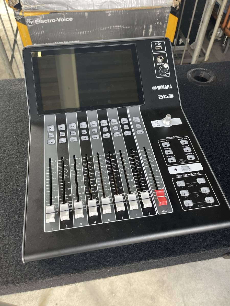 YAMAHA デジタルミキサー DM3 中古美品 YAMAHA デジタルミキサー DM3 中古美品