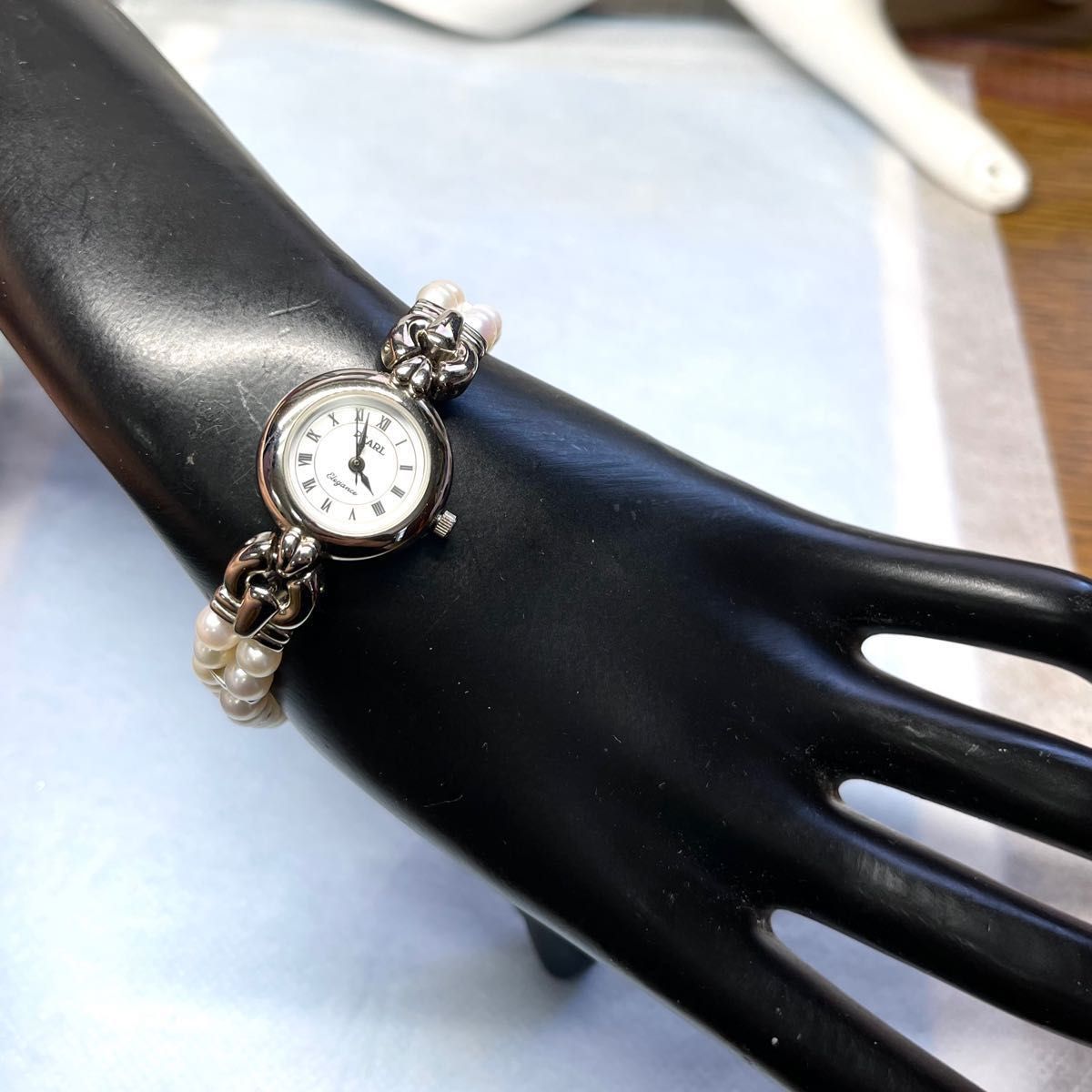 未使用　稼働　美品　ジュエリーウォッチ　レディース腕時計　パール　ブレスレッド　ラウンド　ドレスウォッチ　宝飾時計