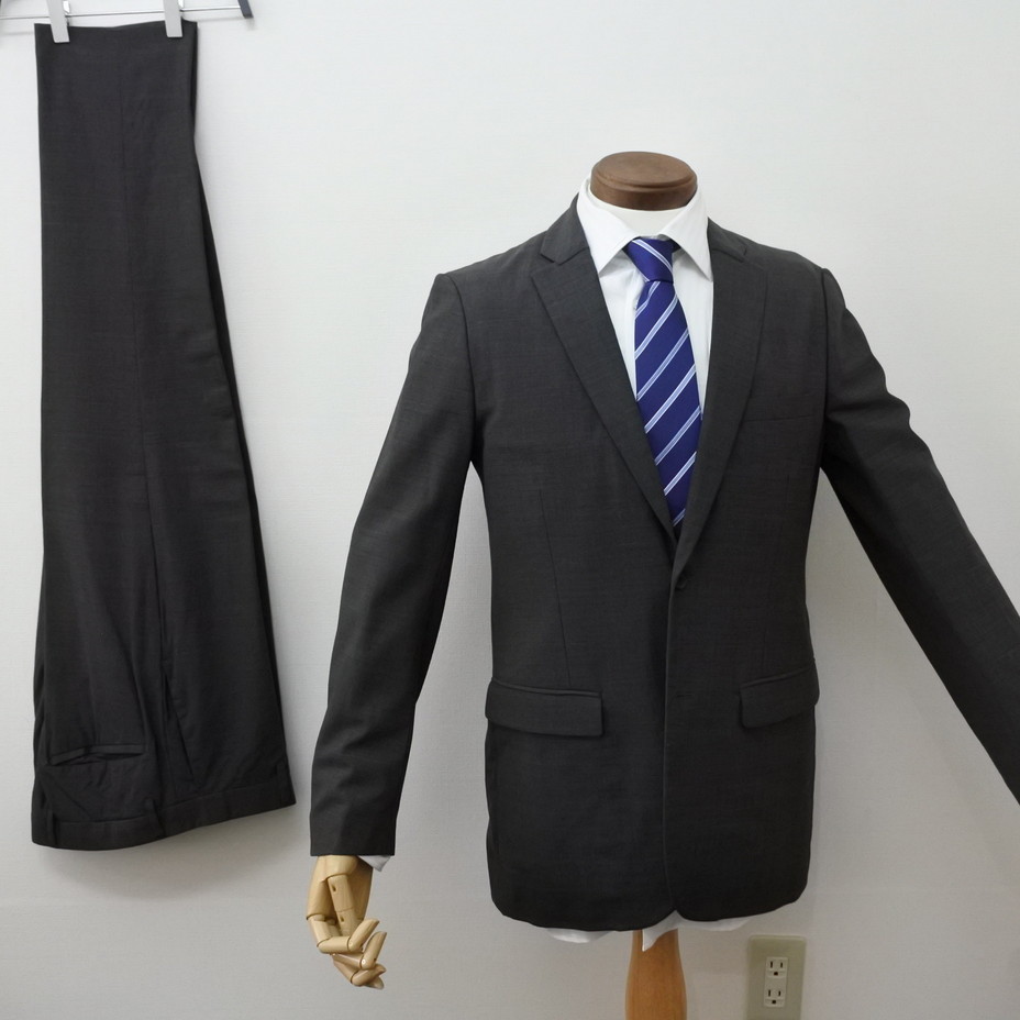 現行タグ トゥモローランド×REGGIANI 2ボタンダークグレースーツ 現行タグ トゥモローランド×REGGIANI 2ボタンダークグレースーツ