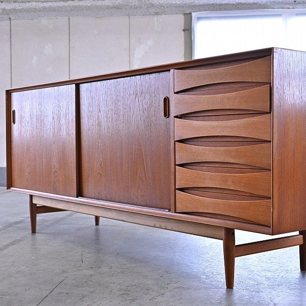 希少 SIBAST FURNITURE「OS29」サイドボード Arne Vodder チーク 希少 SIBAST FURNITURE「OS29」サイドボード Arne Vodder チーク