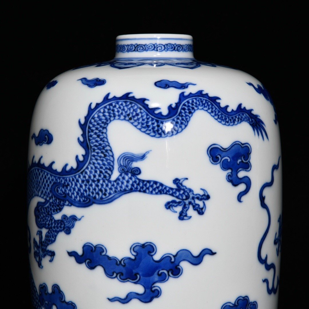 古物坊】【1円スタート】中国唐物 乾隆年製 青花龍紋梅瓶 擺件 置物 古