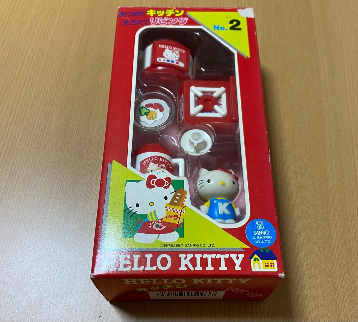 サンリオ ハローキティ チャーミーキティ 小さなティーセット 昔 サンリオ ハローキティ チャーミーキティ 小さなティーセット 昔