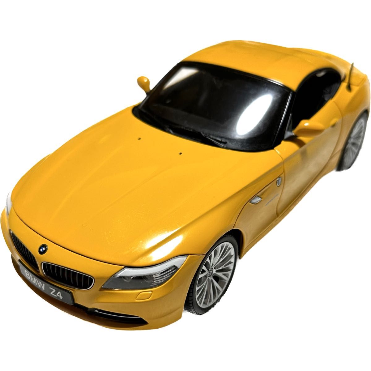 【完売品】 KYOSHO 1/18 BMW Z4 sDrive35i E89 ミニカー 外車 海外メーカー 黄色 イエロー