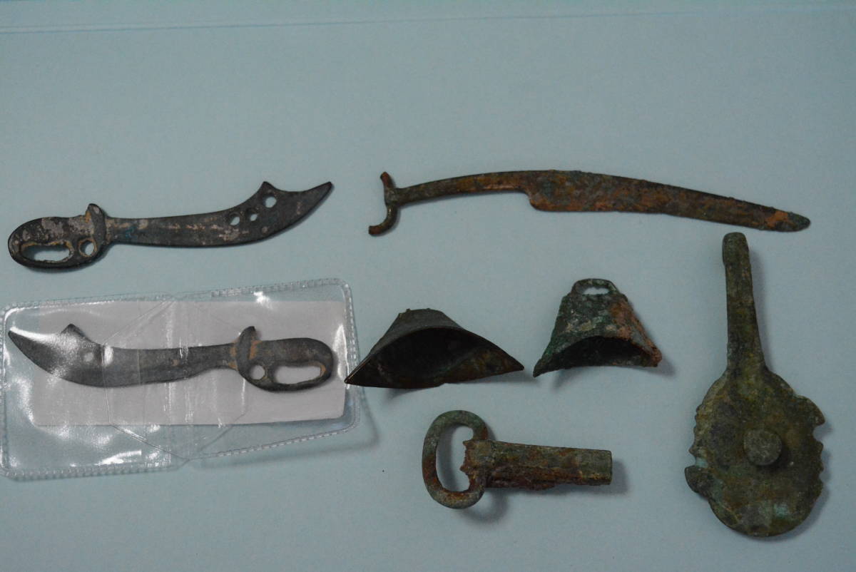 ローマ　アミュレット　青銅器　柄頭　刀子　鈴　帯鉤