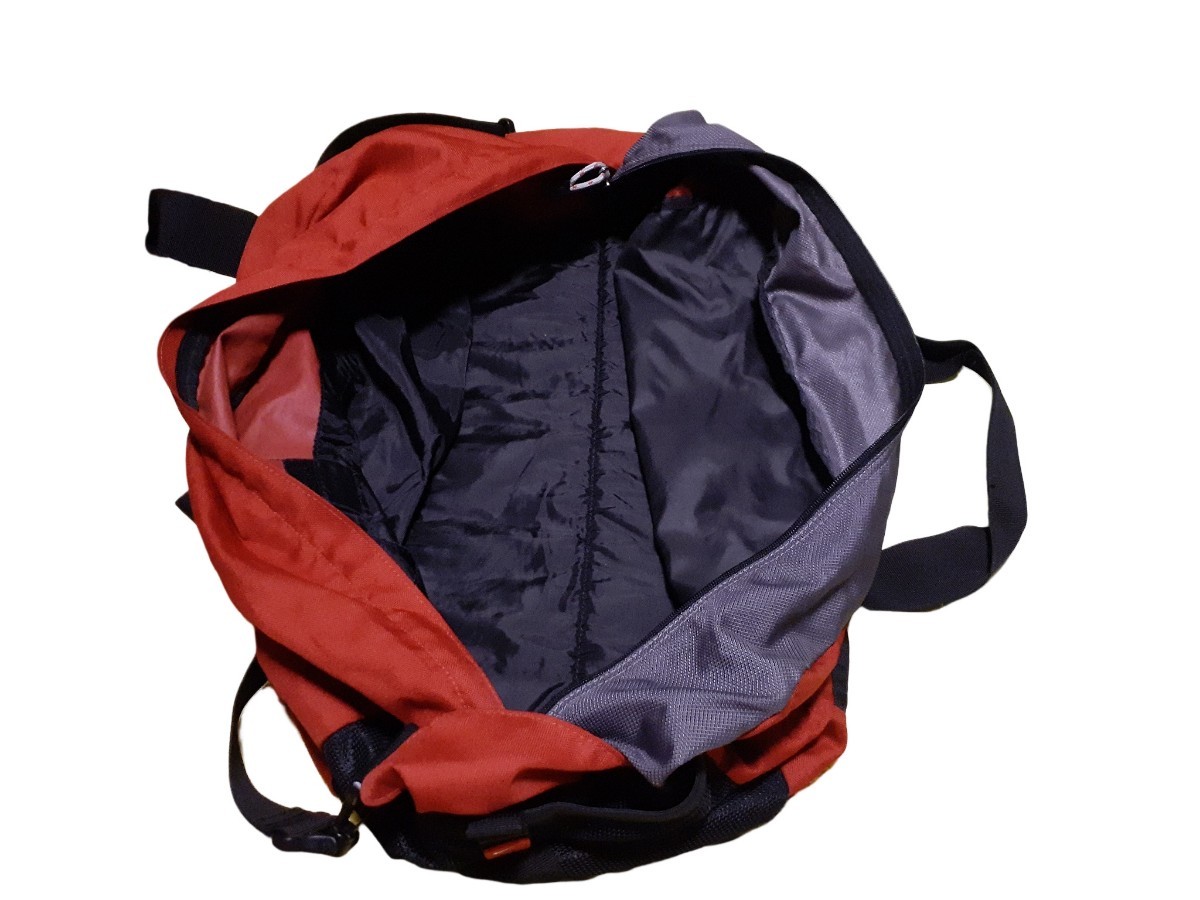  Nike NIKE large duffel bag 