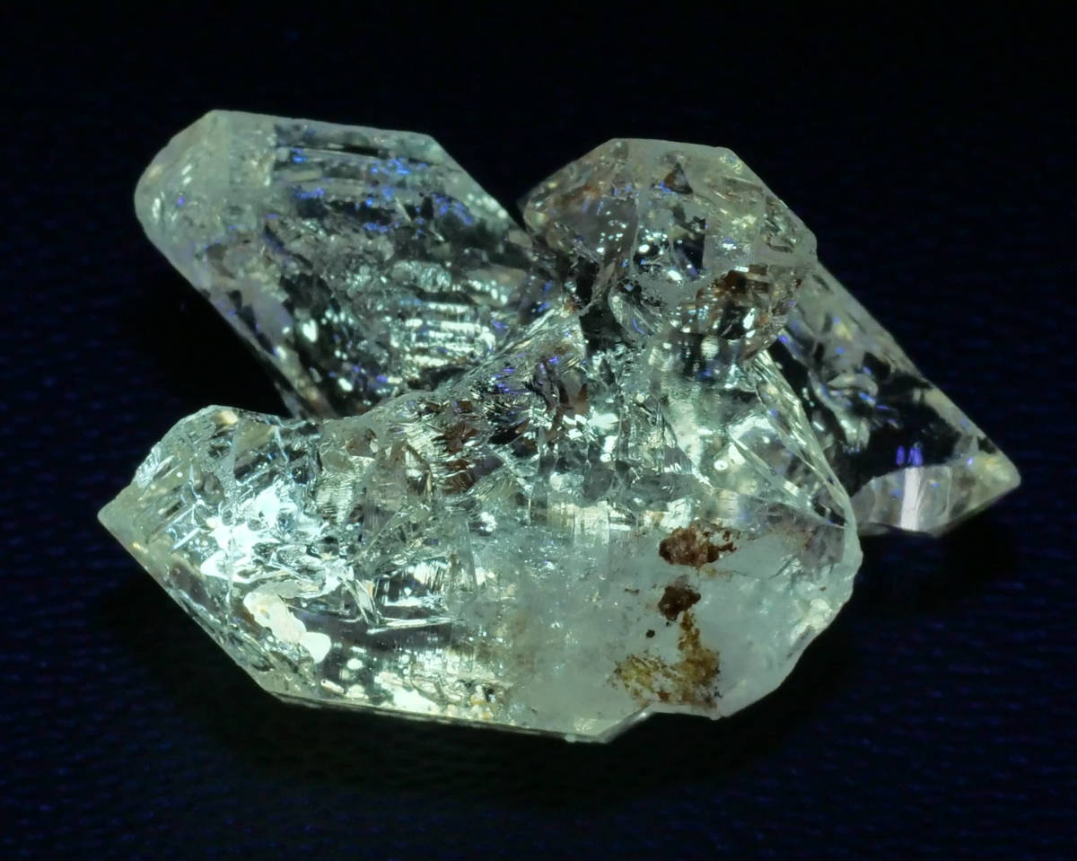 鉱物 標本 オイル入り 水晶 原石】マダガスカル オイルインクォーツ ペトロリアム クォーツ 蛍光 20mm(原石)|売買されたオークション情報、ヤフオク! の商品情報をアーカイブ公開 ペトロレアムクォーツ(小)10個パックa