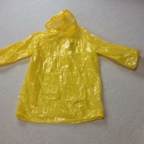 送料無料　　ゲロ カッパ (携帯用雨カッパ) 薄い黄色 子供用 着丈75cm 未使用品 50gと軽いです。♪