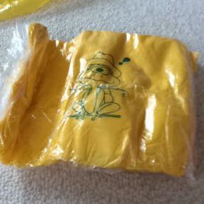 ゲロ カッパ (携帯用雨カッパ) 薄い黄色 子供用 着丈75cm 未使用品 50gと軽いです。送料無料