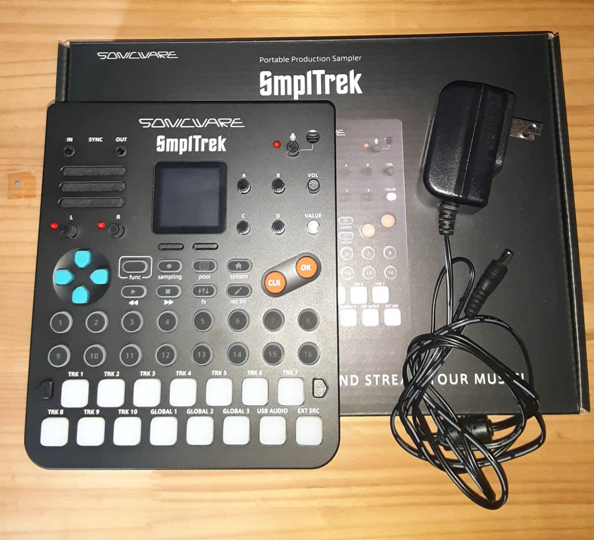 Smpltrek SONICWARE ポータブル・プロダクション・サンプラー