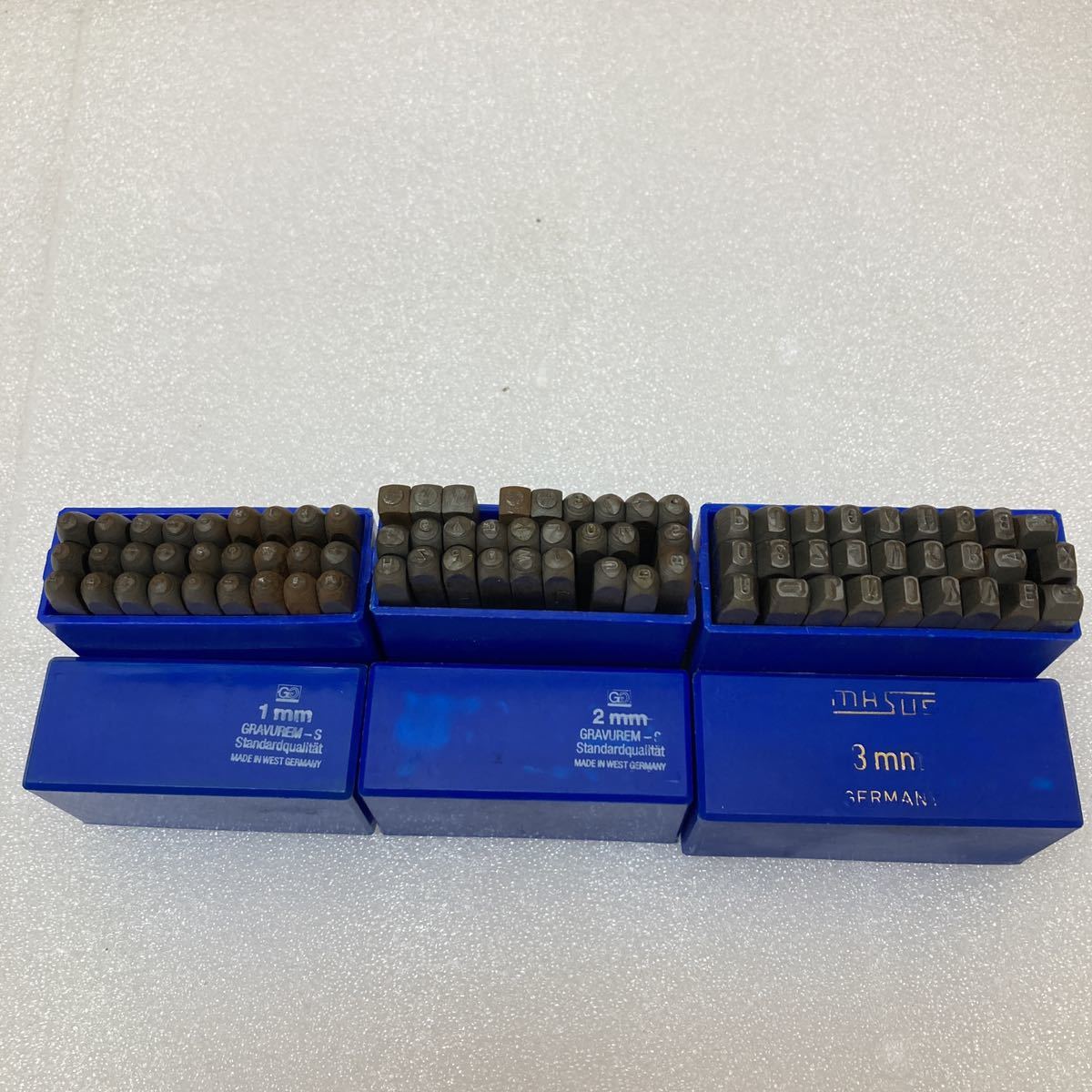 2022新作モデル 1mm/2mm/3mm A~Z+& MASUS GRAVUREM 英字刻印 YK4246 ドイツ製 3点まとめ 現状品 0623 アルファベット スタンプ ポンチ ポンチ、刻印 2022新作モデル 1mm/2mm/3mm A~Z+& MASUS GRAVUREM 英字刻印 YK4246 ドイツ製 3点まとめ 現状品 0623 アルファベット スタンプ ポンチ ポンチ、刻印