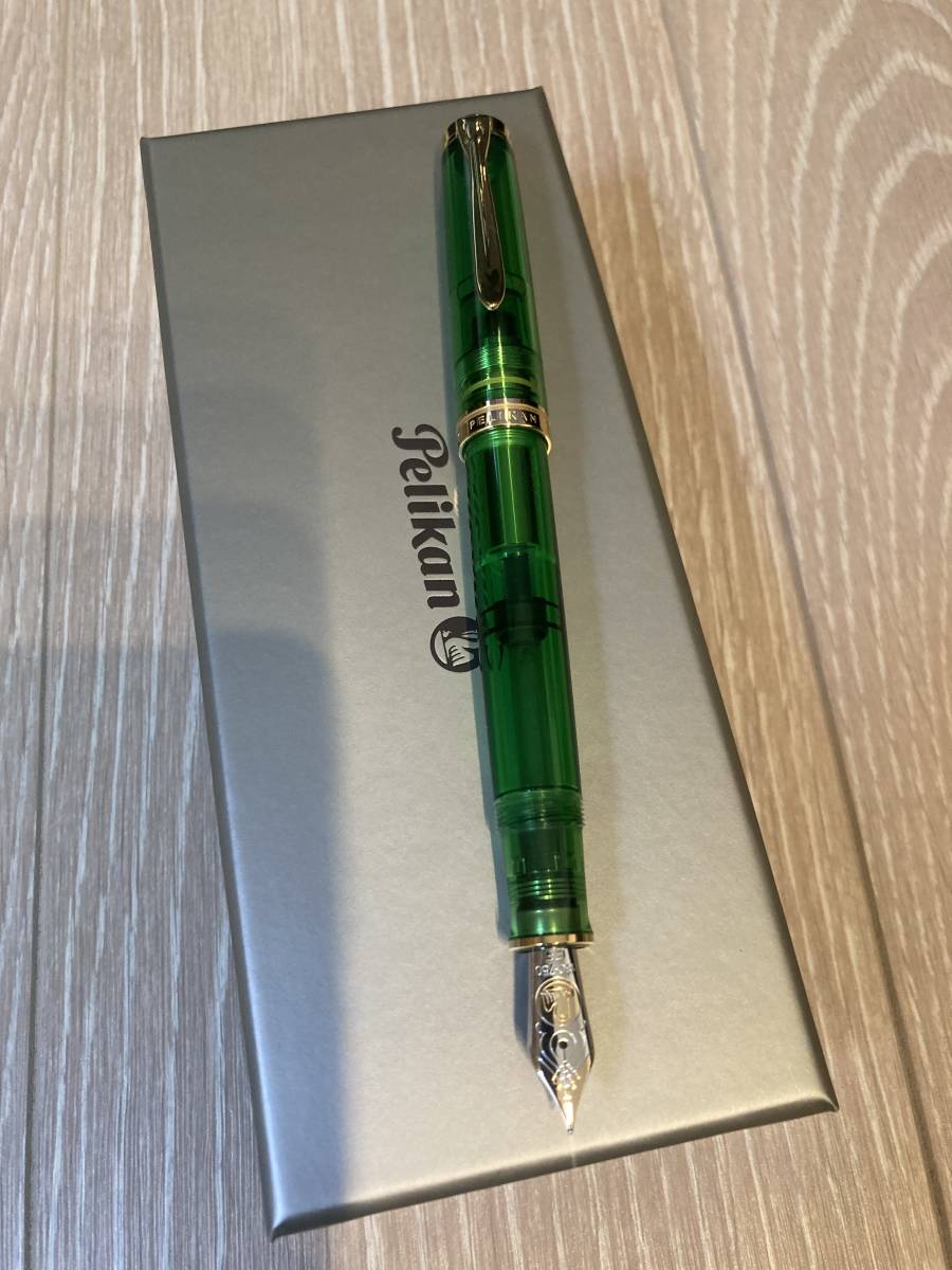 在庫一掃売り切りセール Pelikan ペリカン 万年筆 スペシャルエディション スーベレーン M800 グリーン デモンストレーター F 万年筆 スーベレーン M800 グリーンデモンストレーター 限定品 ペリカン 正規輸入品 700本限定 スペシャルエディション 特別生産品 2023年新製品 EF F M B 送料無料 保証 Pelikan Green demonstrator 18金 透明軸 高級筆記具 ギフト プレゼント 記念品 お祝い コレクター