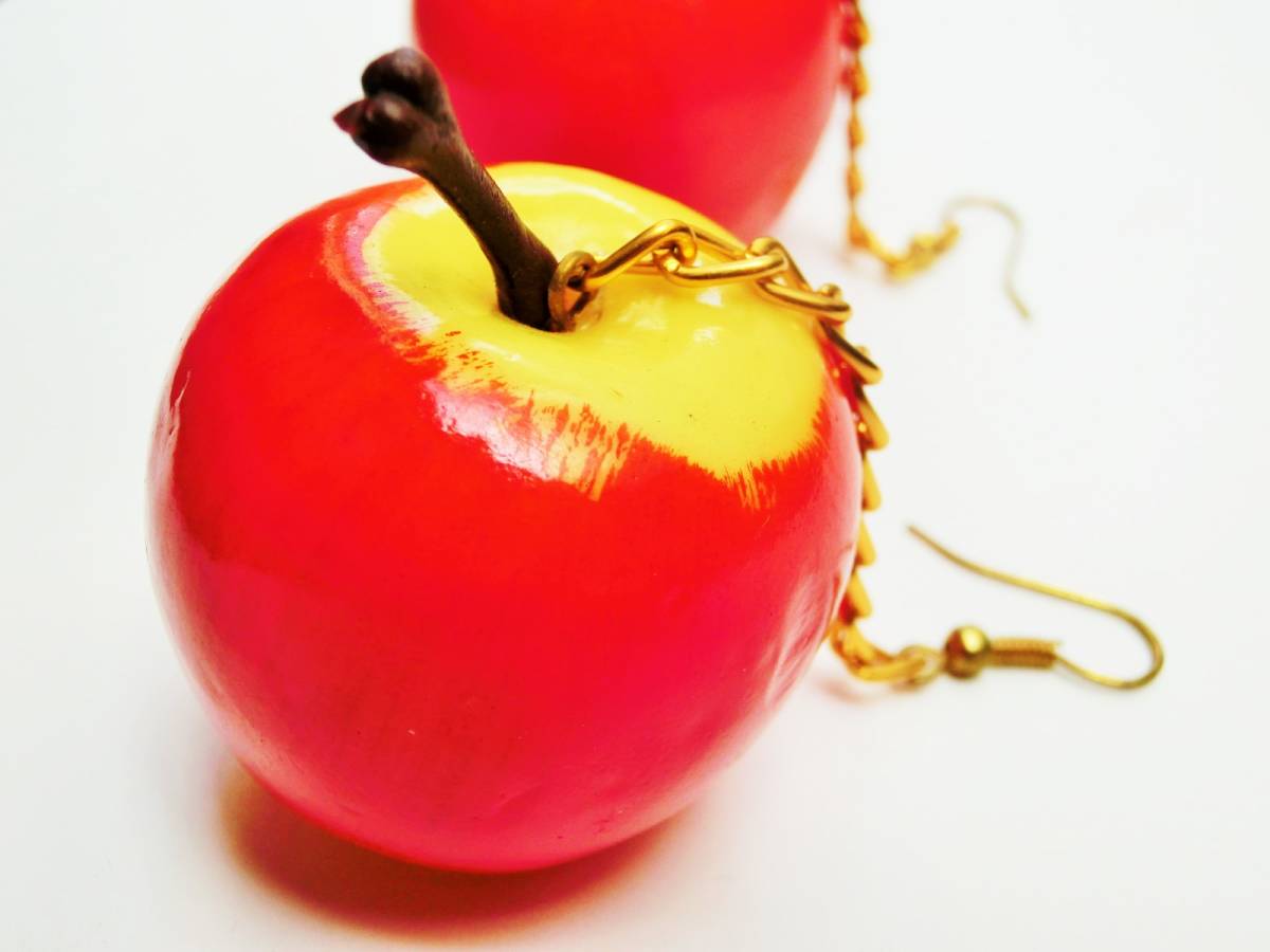 ラスト１点【条件付送料無料】☆新品☆【リンゴ】フルーツピアス りんご　林檎　アップル　軽量で耳に負担がありません！_画像3