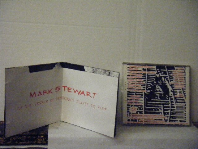 ▲CD MARK STEWART マーク・スチュワート / AS THE VENEER OF DEMOCRACY STARTS TO FADE 輸入盤 MUTE CDSTUMM24◇r50617_画像2