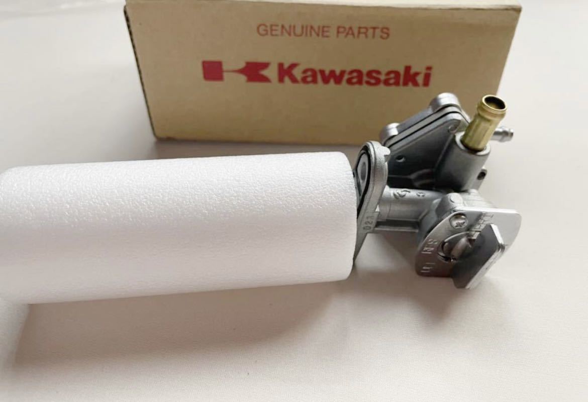 【送料無料】 カワサキ　純正　新品 ゼファー400 ゼファーχ フューエルコック タンク　燃料コック　Kawasaki コック　ゼファー400χ_画像4