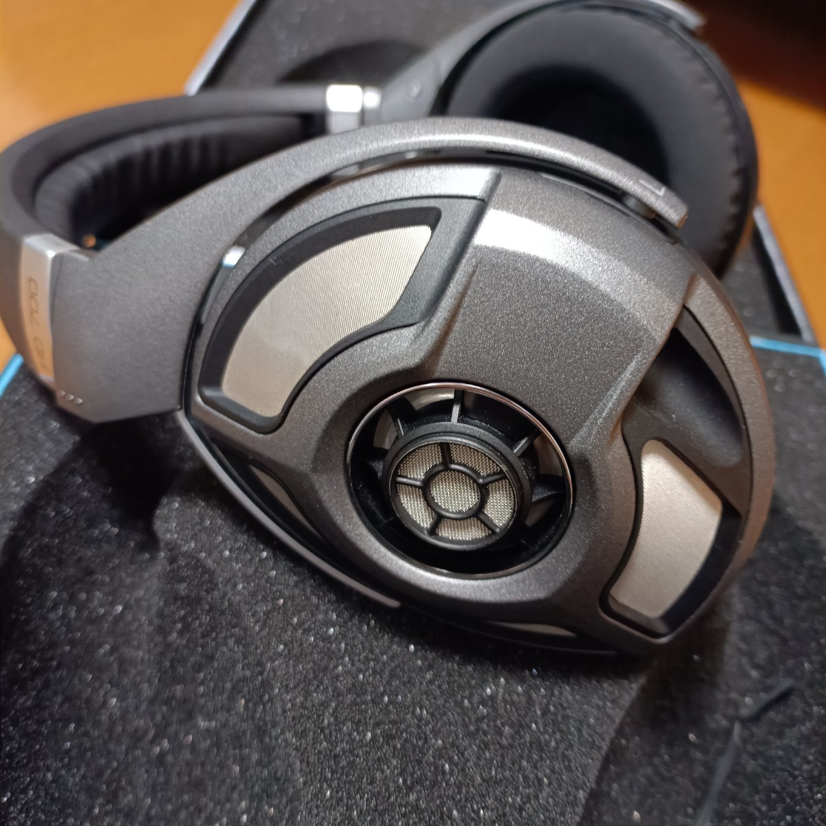 美品】Sennheiser HD700 ゼンハイザー ヘッドホン 開放型-