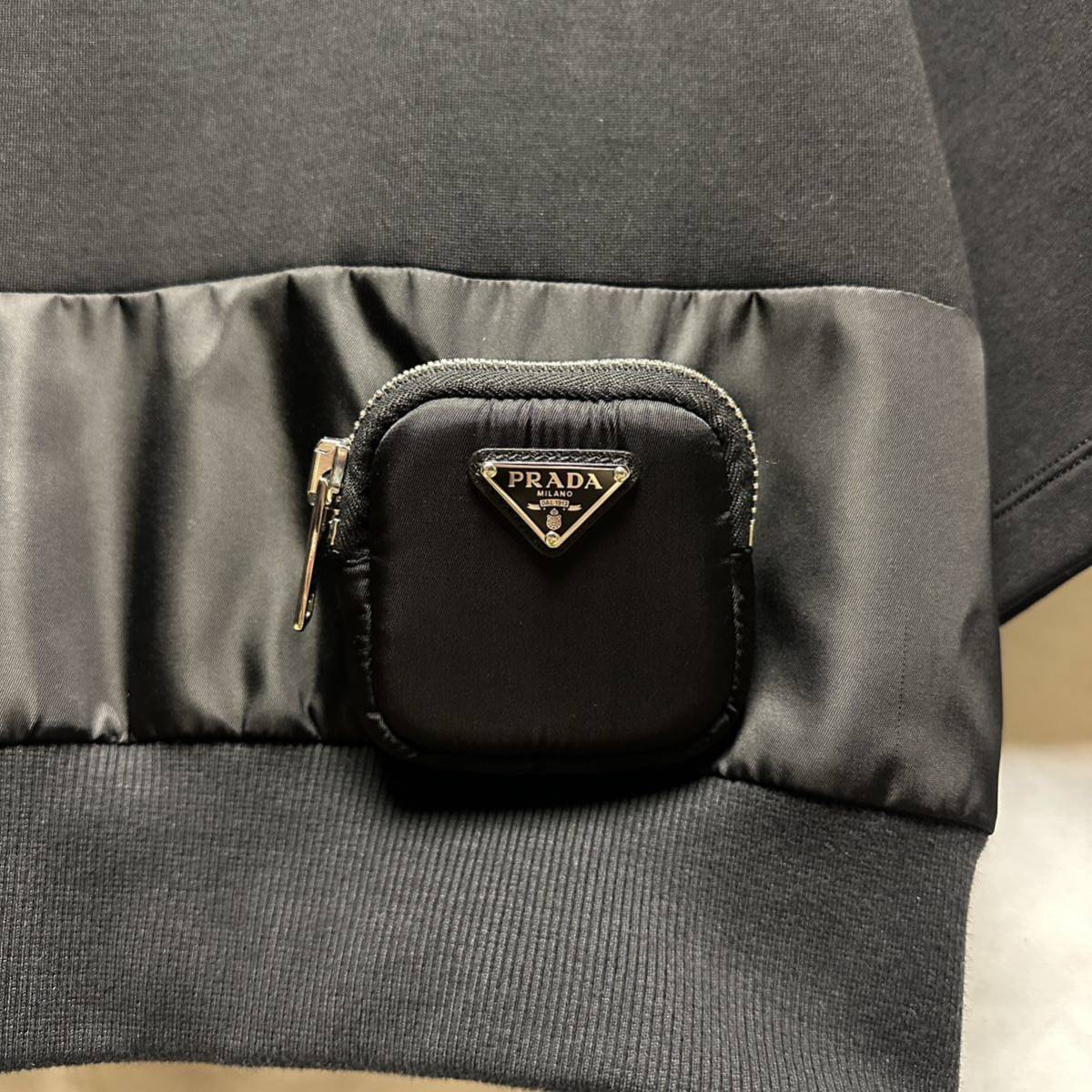 希少◇PRADA プラダ Tシャツ 2020年 トライアングルプレート ポーチ