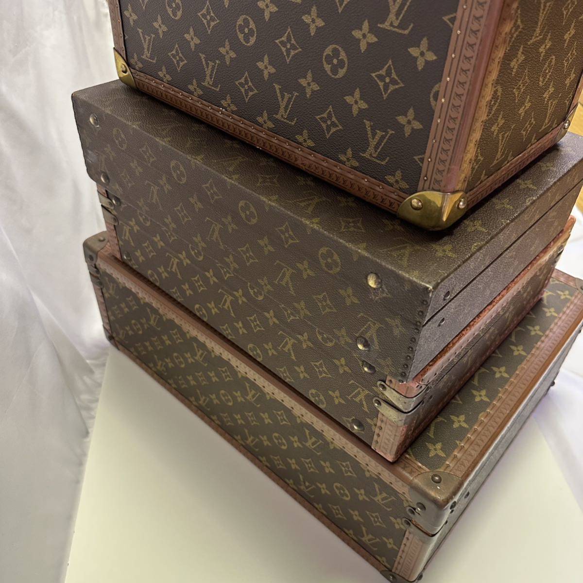 Ténis Louis Vuitton vermelhos em segunda mão durante 200 EUR em