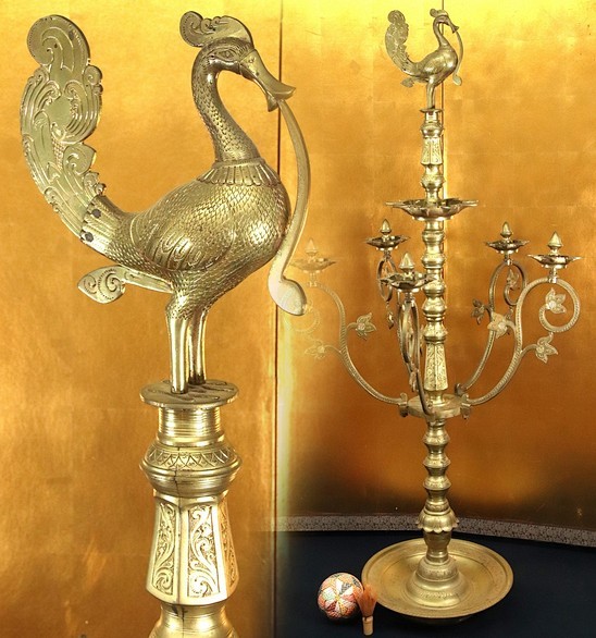 BE104 寺院様特別出品　東洋彫刻　真鍮製　燭台風　置物　風見鶏　西洋風