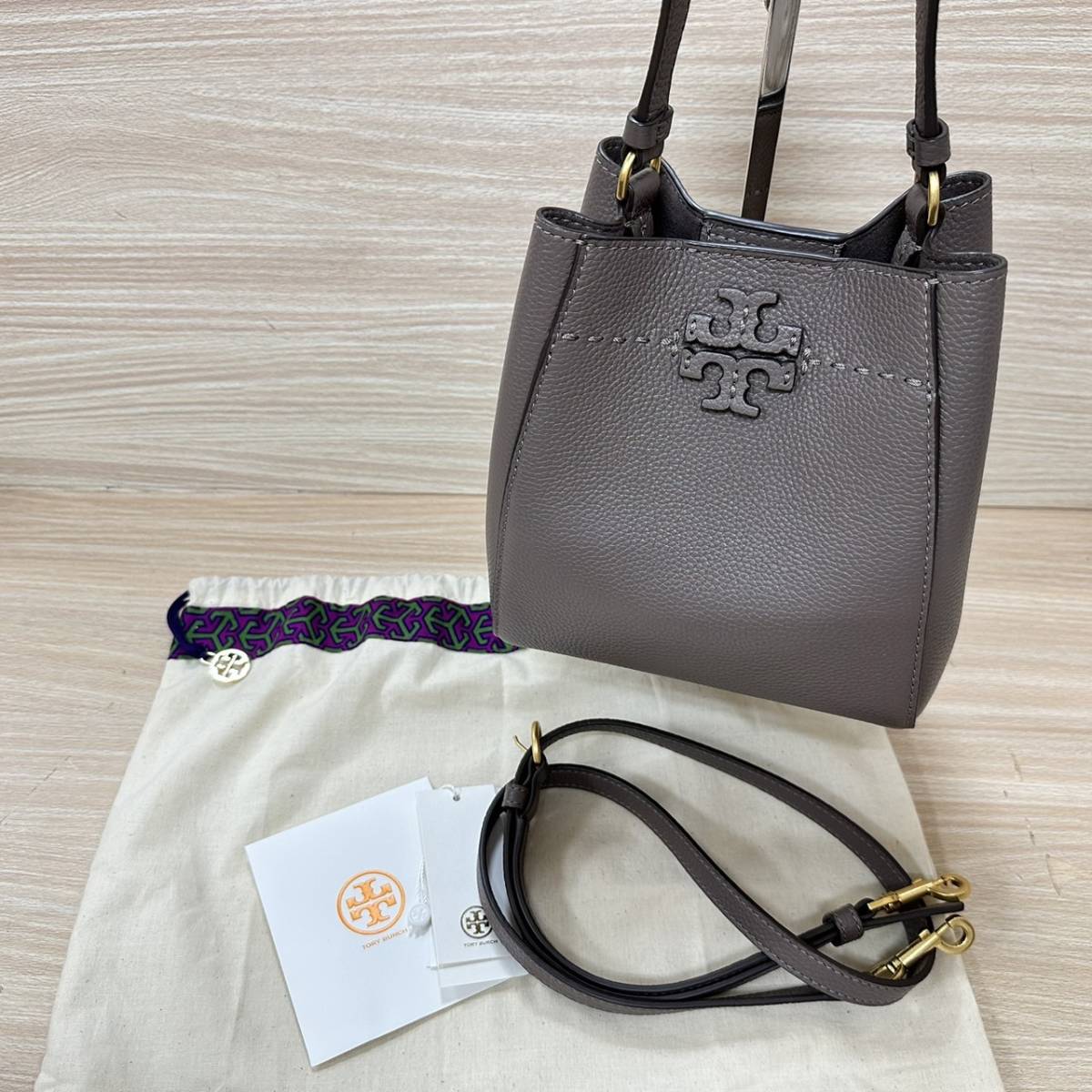  Tory Burch Tory Burch handbag shoulder bag 2way shoulder .. lady's Logo Brown gray storage bag with strap [14109