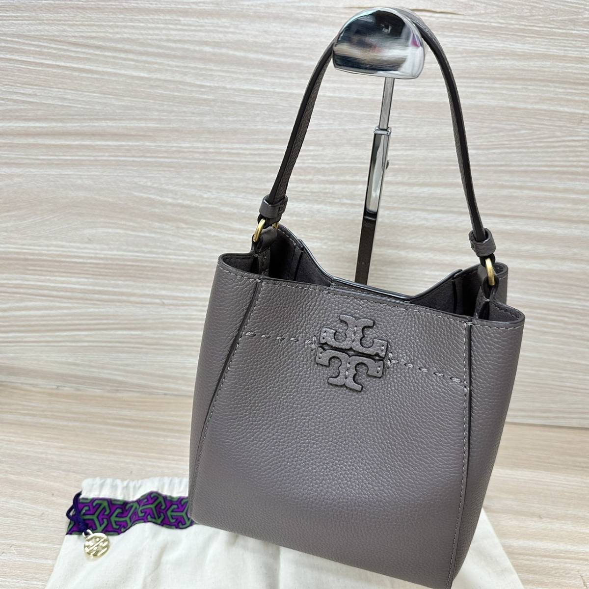  Tory Burch Tory Burch handbag shoulder bag 2way shoulder .. lady's Logo Brown gray storage bag with strap [14109