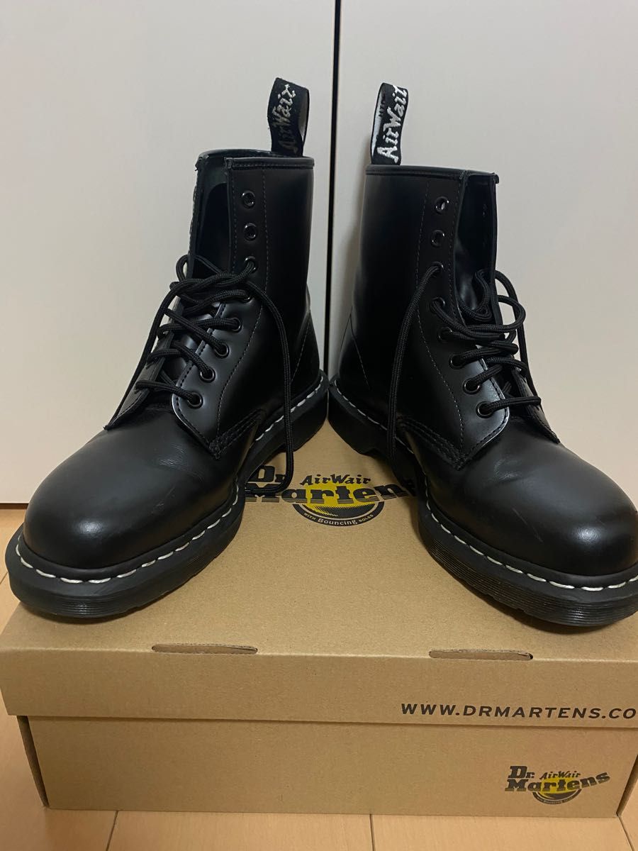 1460 WHITE STITCH 8 ホール ブーツ ドクターマーチン Dr Martens