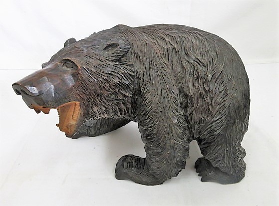 天然木・熊の置物、床飾り（北海道土産）有名彫刻家「秀峰作」の陰刻銘入　５８番_北海道土産・熊の置物、尺３です