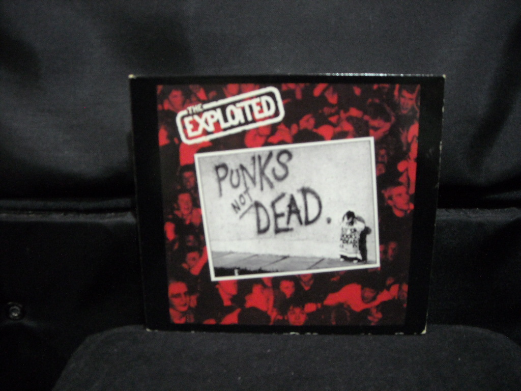 輸入盤CD/EXPLOITED/エクスプロイテッド/PUNKS NOT DEAD/パンクスノットデッド/80年代UKハードコアパンクHARDCORE PUNKディスチャージGBH_画像1