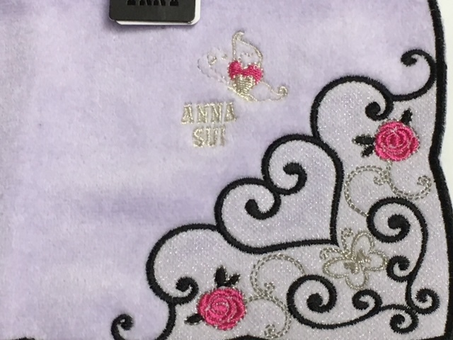【ANNA SUI】（NO.9797）アナスイ タオルハンカチ　チュール刺繍　薄めのパープル　未使用　28cm_画像2