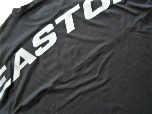 イーストン　EASTON BASEBALL　トレーニング用高機能/涼感プリントTシャツ　黒色　サイズ L　吸汗速乾/ストレッチ機能　定価 4,400円_背中の切り替え部