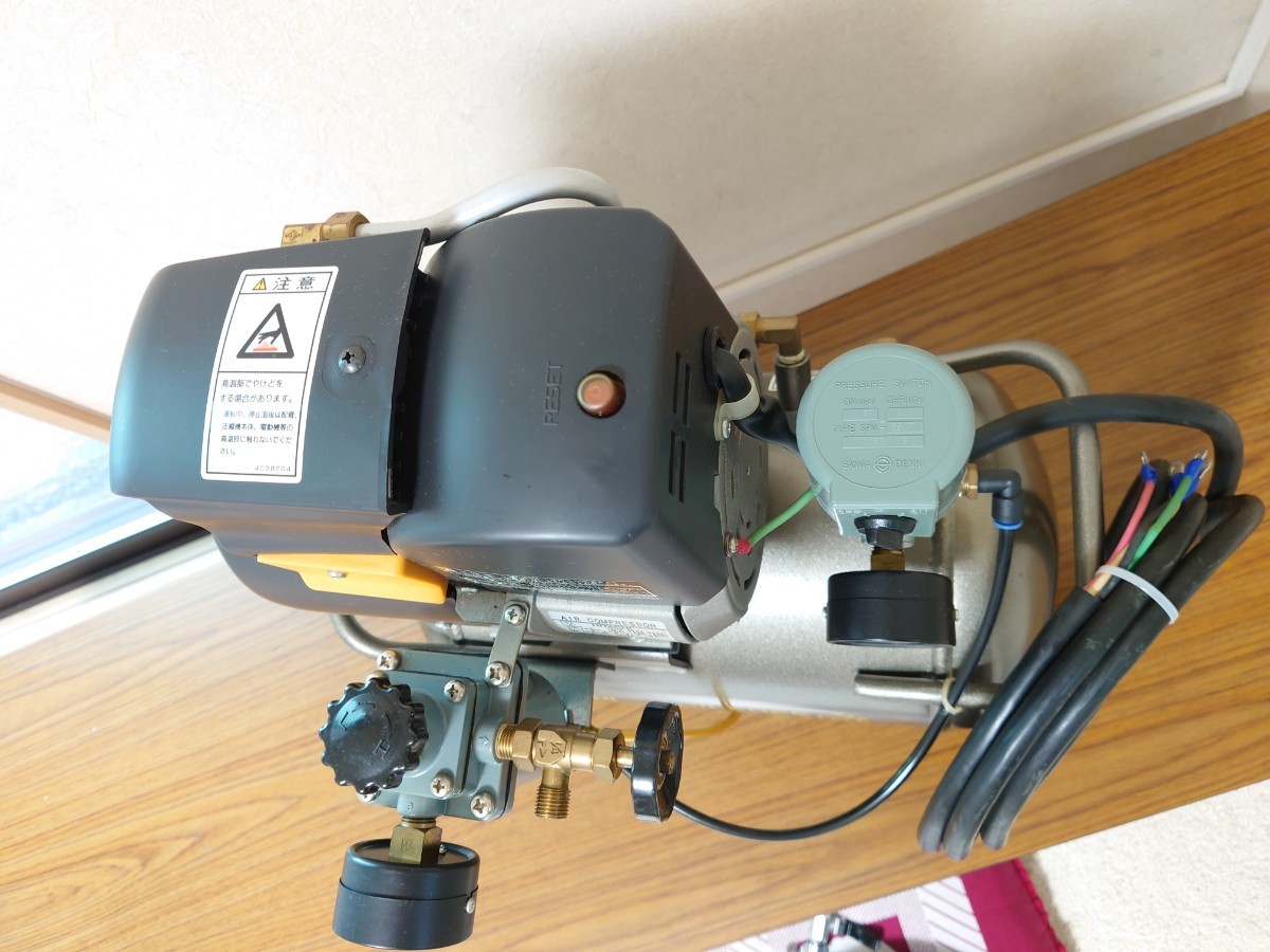 日立スーパーオイルフリーベビコン レギュレーター付き 0 2LE-8T 日立スーパーオイルフリーベビコン レギュレーター付き 0 2LE-8T