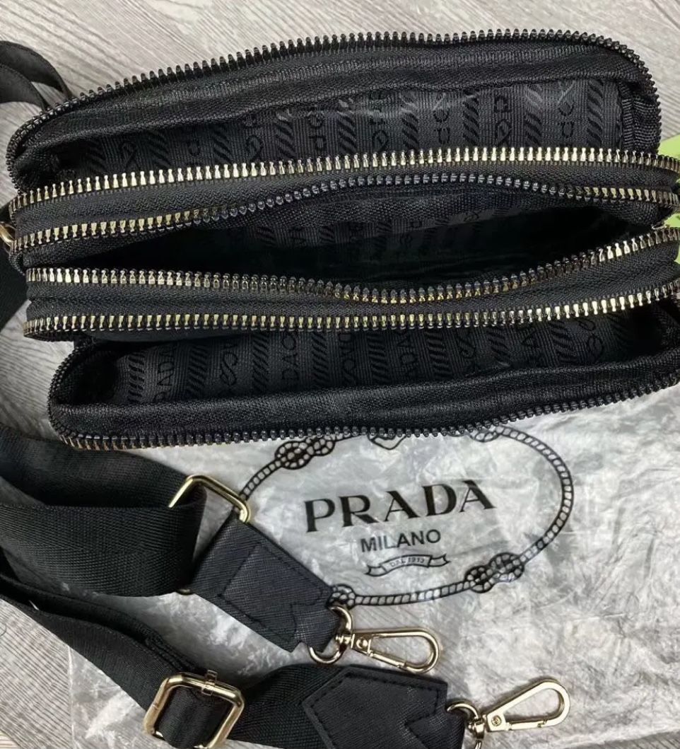 プラダ PRADA プラダ ポーチ ショルダーバッグ ブラック｜Yahoo!フリマ