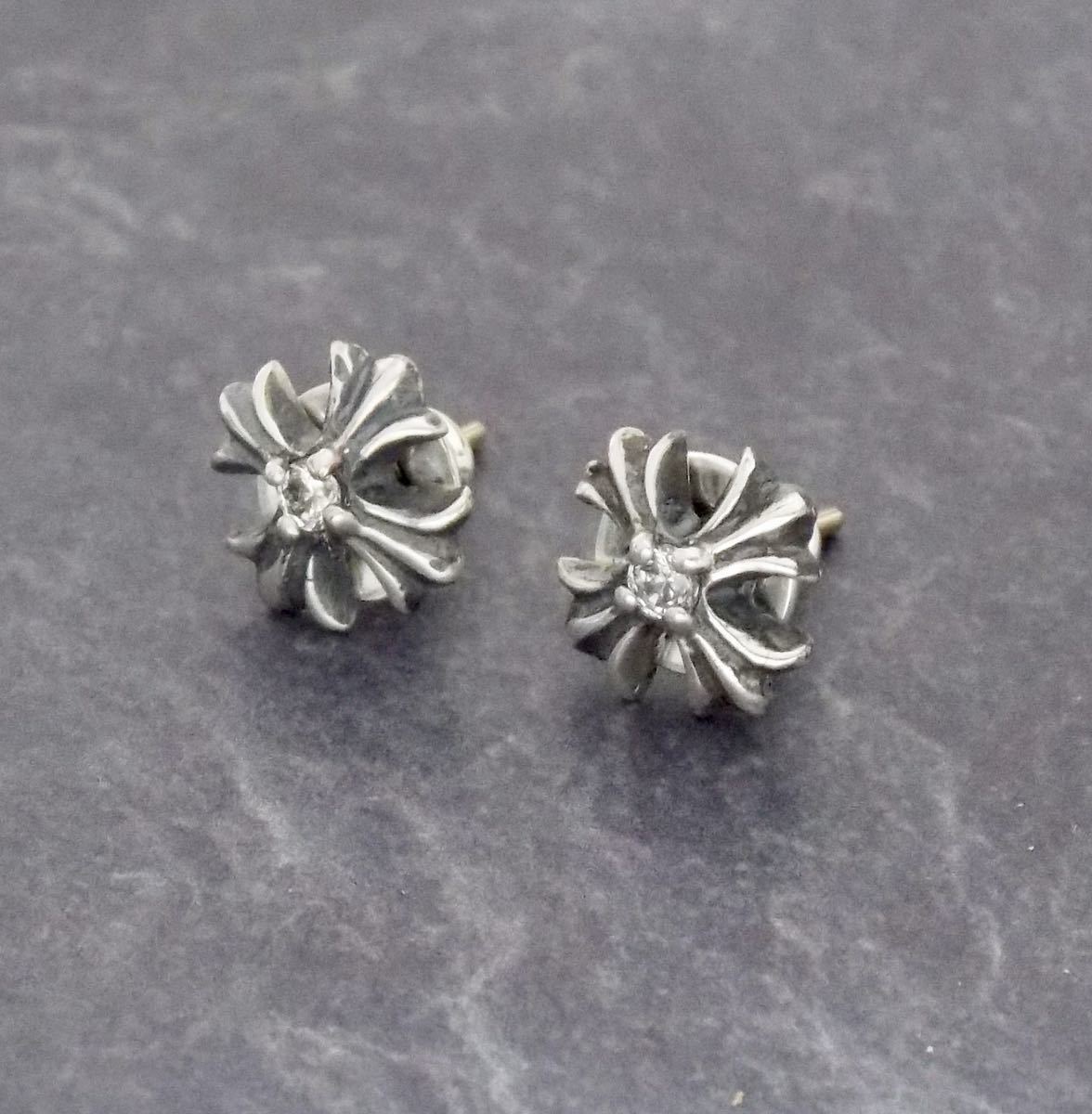 セール安い Chrome Hearts - クロムハーツ スタッドCHプラス ピアス 両
