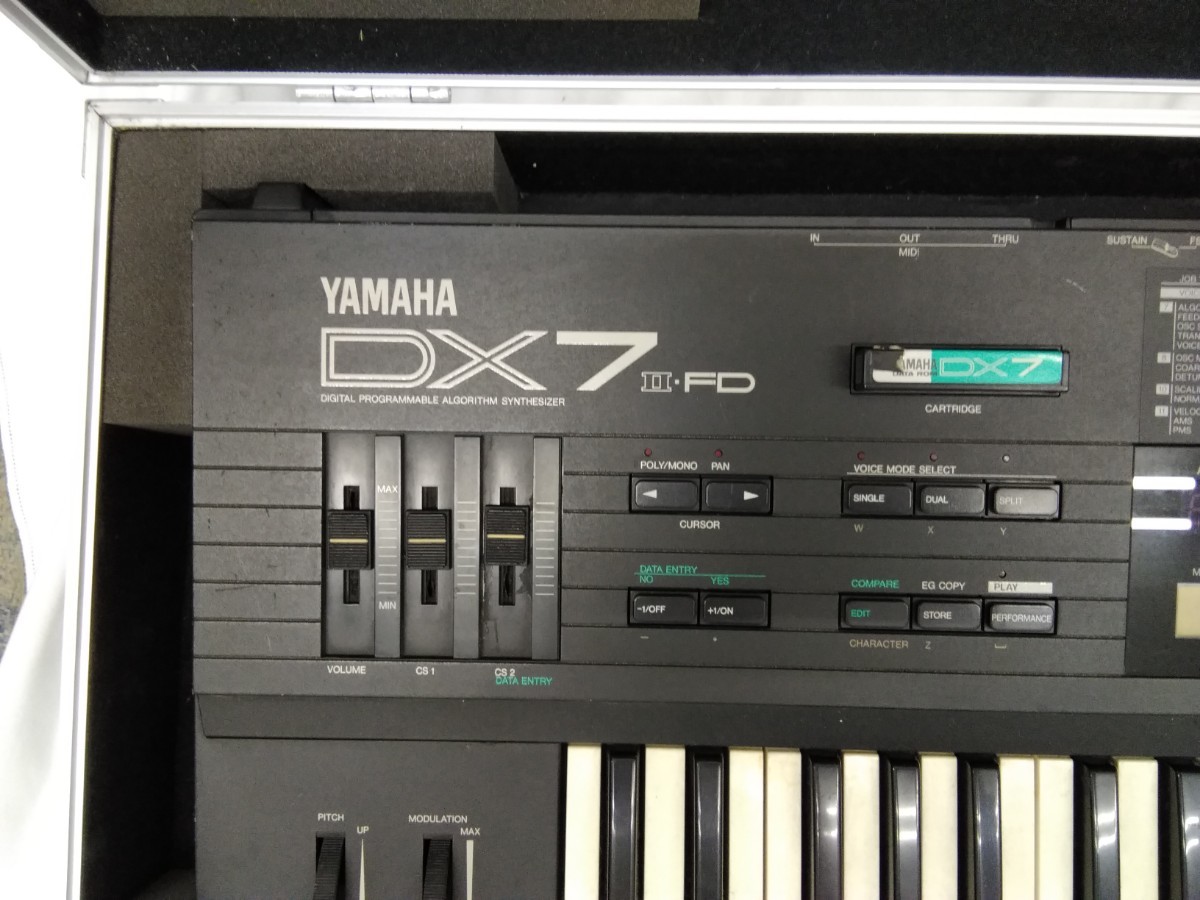 YAMAHA DX7 ⅡFD シンセサイザー