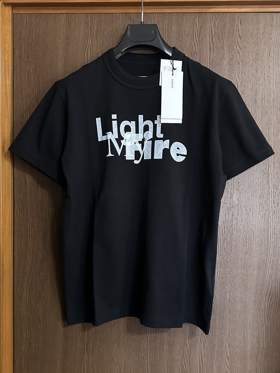 黒1新品 sacai サカイ メンズ Light My Fire ブランドロゴ Tシャツ