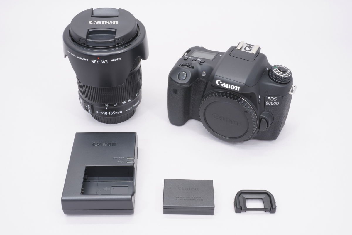 一眼レフカメラ EOS 8000D EF-S18-135 IS STM レンズキット 0019C002