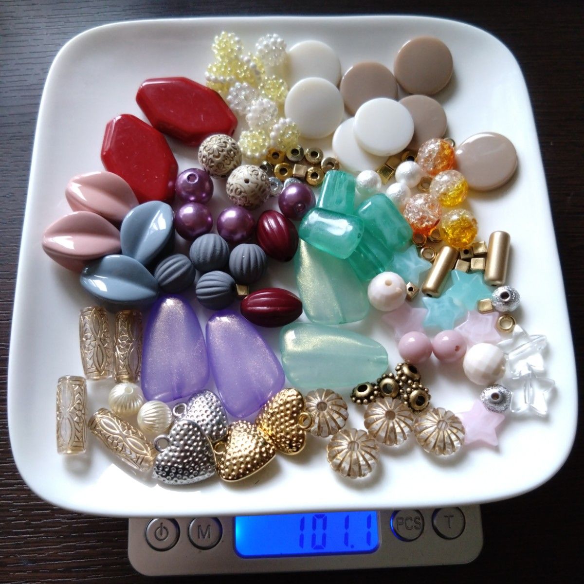 ビーズ アクセサリーパーツ いろいろ 約100g①